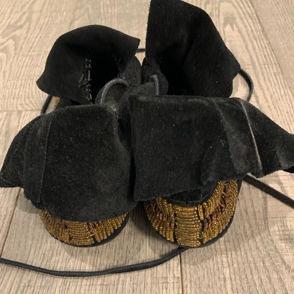 House of Harlow 1960 Moccasin Booties Beaded - Picture 7 of 10